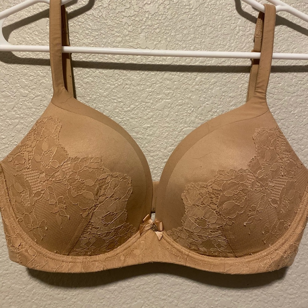 No Wire Tan Victoria secret bra!